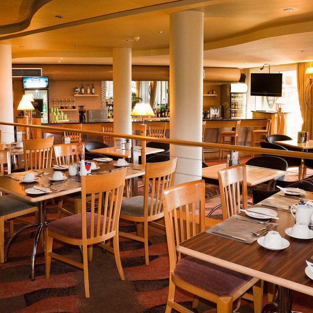 How Hotel Restaurants Increase Hotel Profits | Reliable Water Services