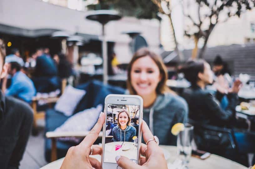 Wondering about the benefits of social media for restaurants? Do you need to be on social media to succeed? Here’s how a strong online presence pays off for your restaurant.