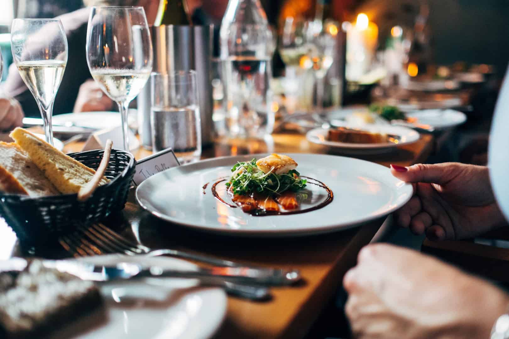 Are you a restaurant owner looking to stand out from the competition? Jumping on the latest fad is tempting but here are 3 reasons trendy food fails in the service industry.
