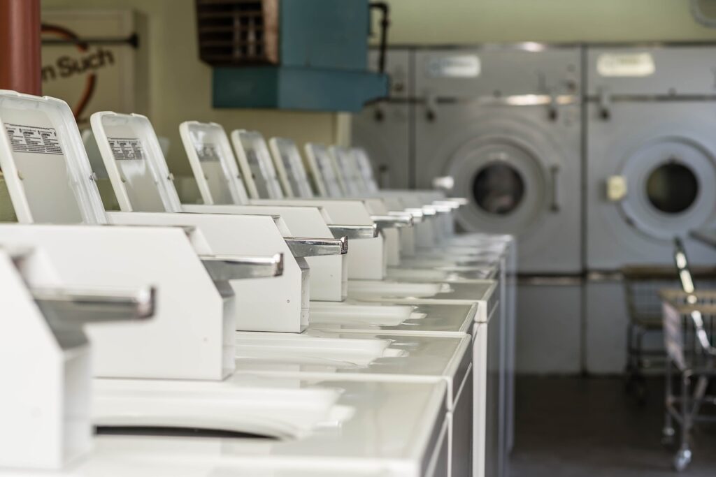 The Pros & Cons Of On-Site Laundry Facilities | Reliable Water Services